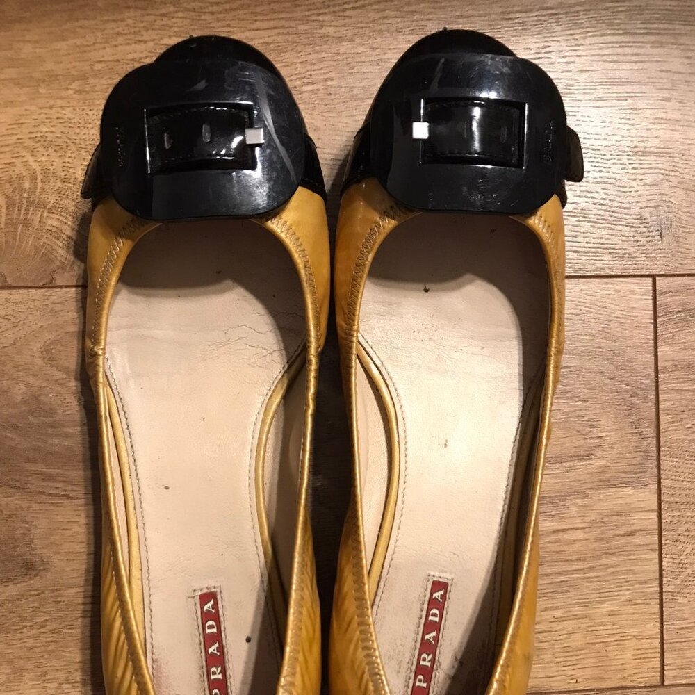 Prada GOLD AND BLACK Patent Leather Buckle Ballet Flat 7.5 - MADE IN ITALY